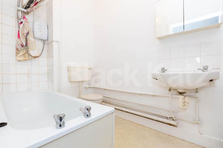 2 bedroom located only a short walk to Crouch End Broadway  Priory Road, Crouch End